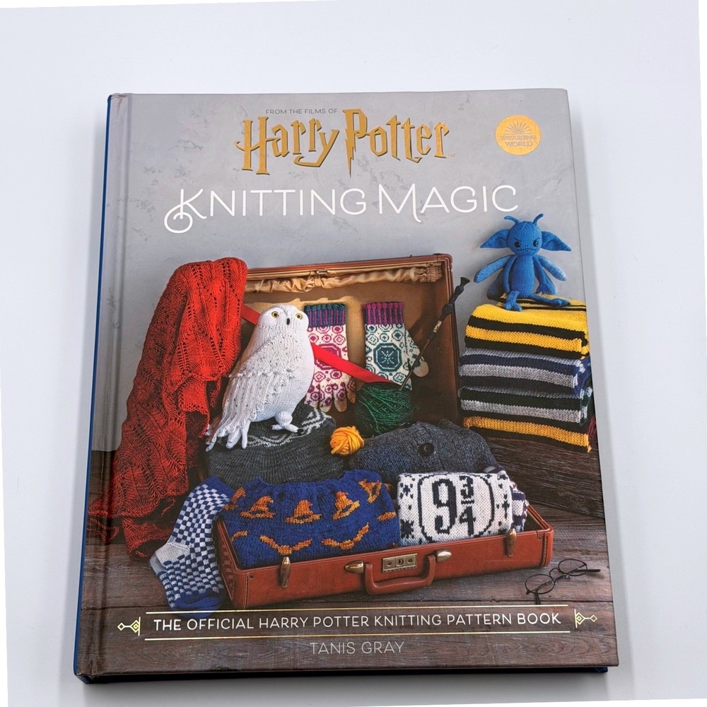 Harry Potter Knitting Magic Official Pattern Book Hardcover Tanis Gray 2020
